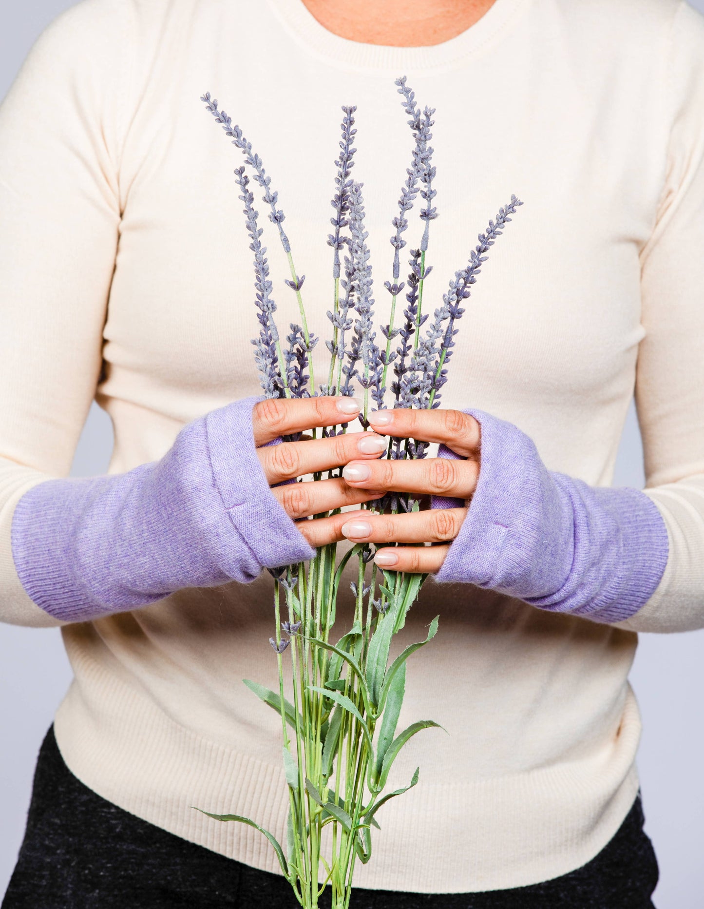 Pure Cashmere Fingerless Gloves: Lavender