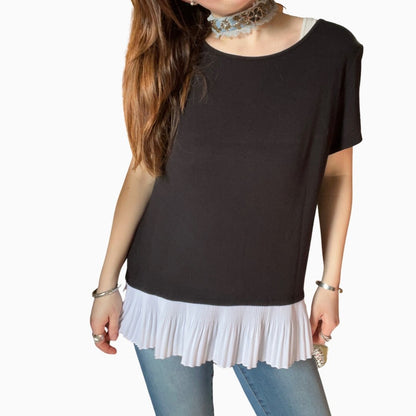 BLACK BOTTOM RUFFLE TOP